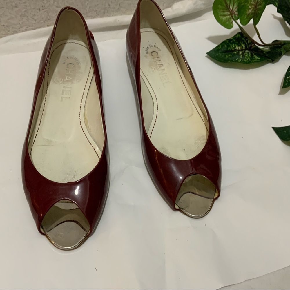 Chanel Vintage Flats 2007 Collection by Karl Lagerfeld Burgundy Patent Leather - Picture 12 of 14